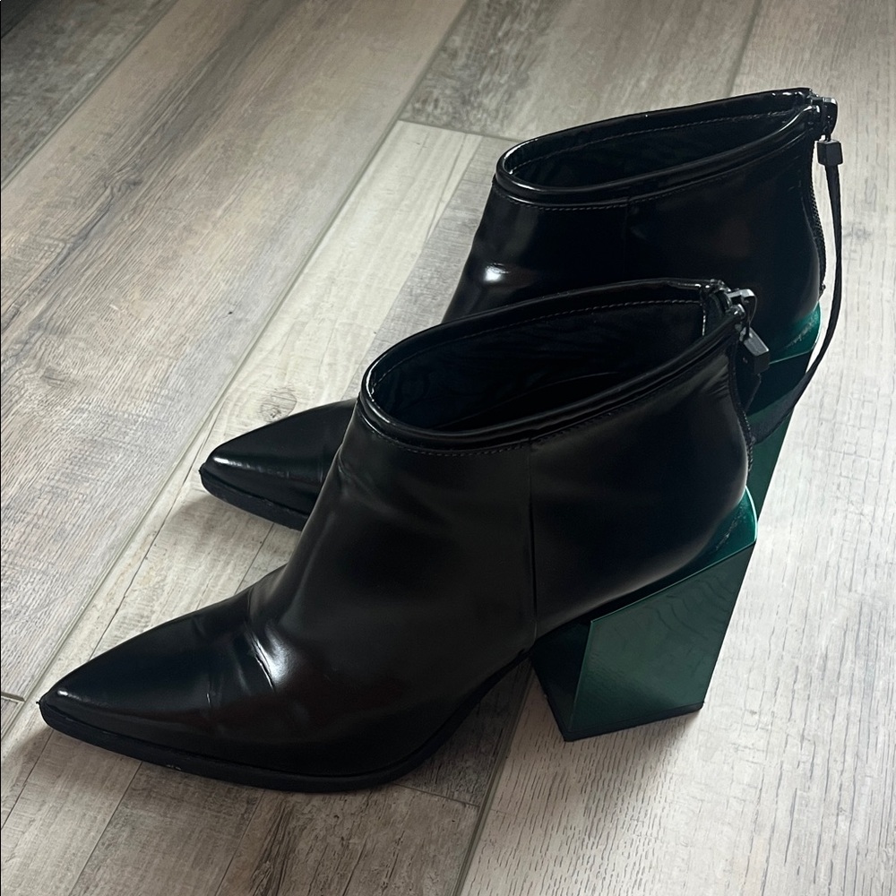 LORIBLU Black Leather Boots